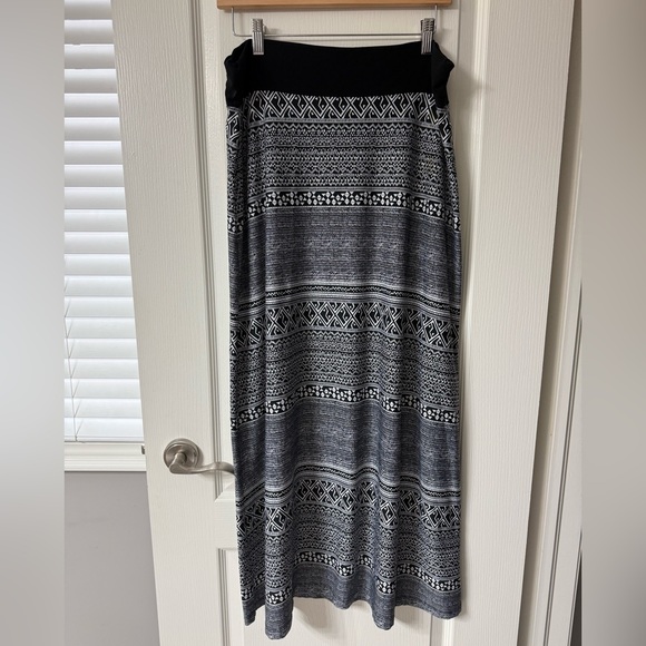 Melanie Lyne Dresses & Skirts - Melanie Lyne Maxi Skirt L Black White